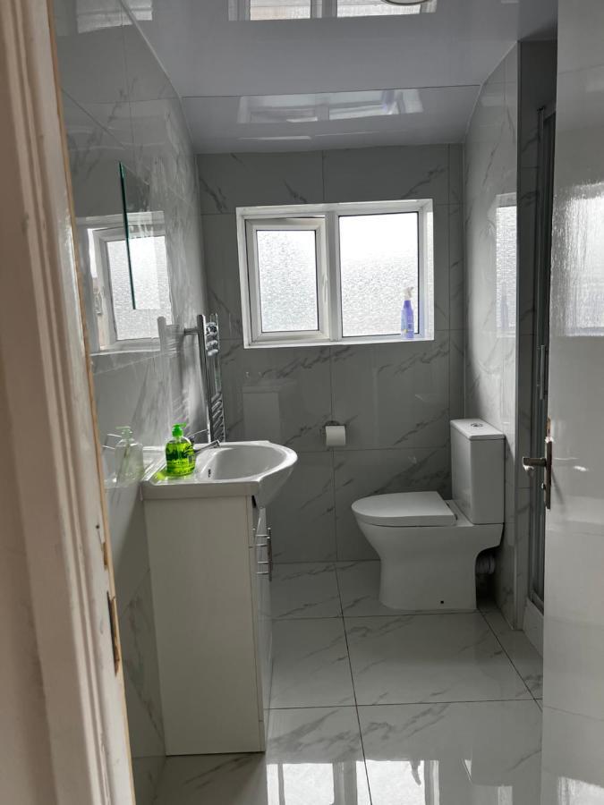 Good Priced Single Rooms In Hayes Northolt  Zewnętrze zdjęcie