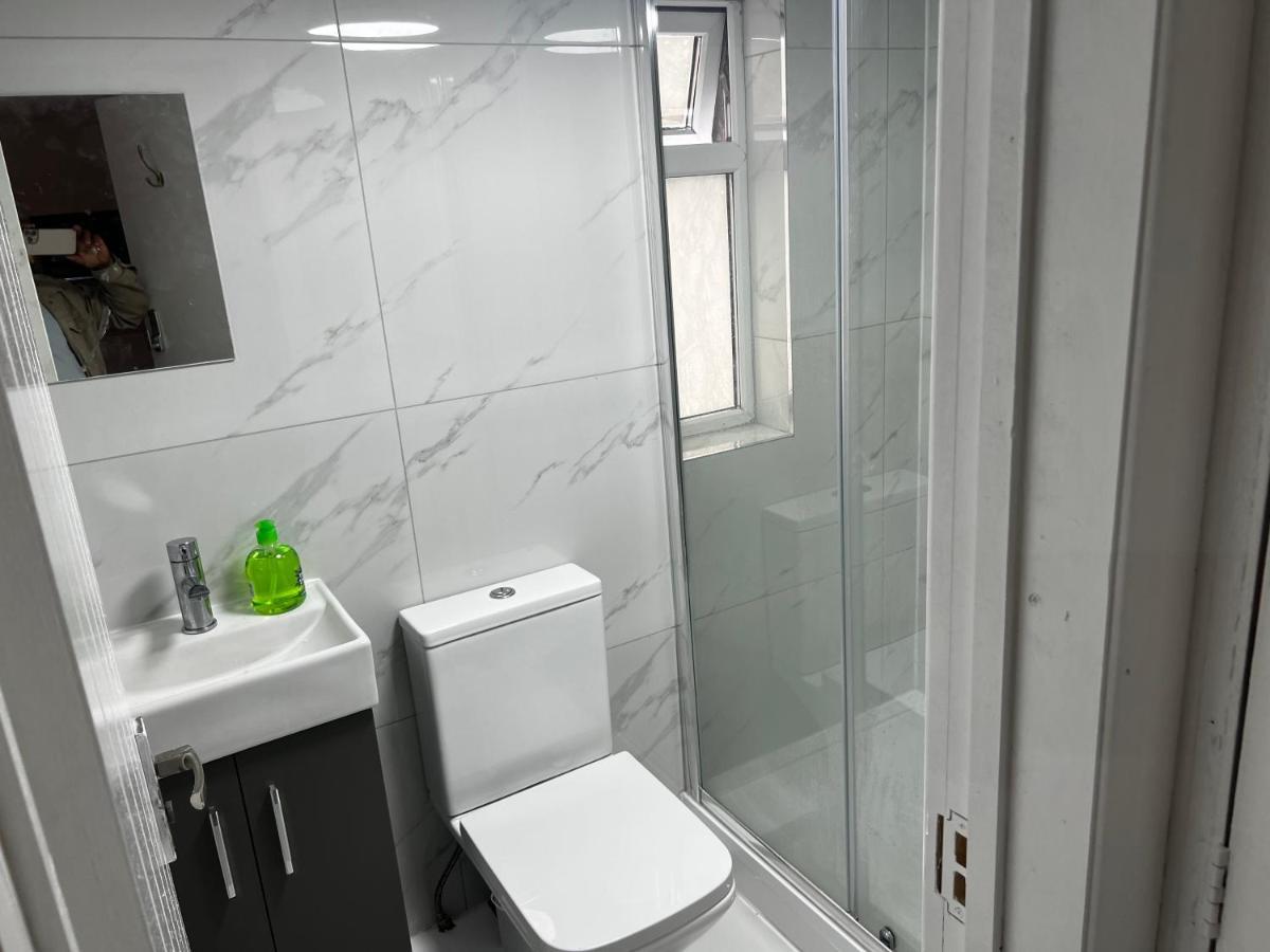 Good Priced Single Rooms In Hayes Northolt  Zewnętrze zdjęcie
