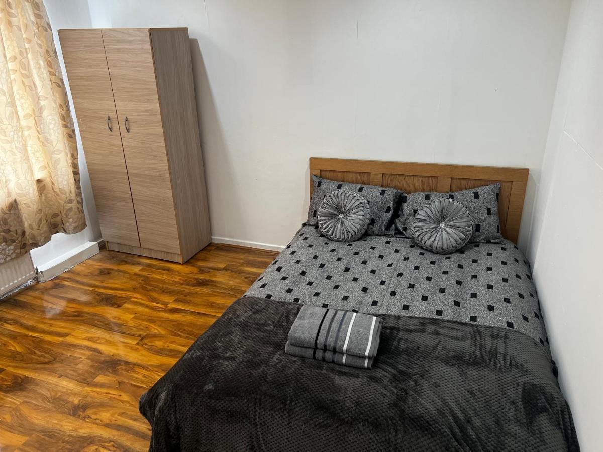 Good Priced Single Rooms In Hayes Northolt  Zewnętrze zdjęcie